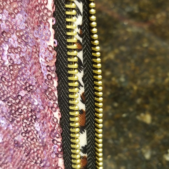 NEW Pink sequined cosmetic bag - Picture 5 of 5